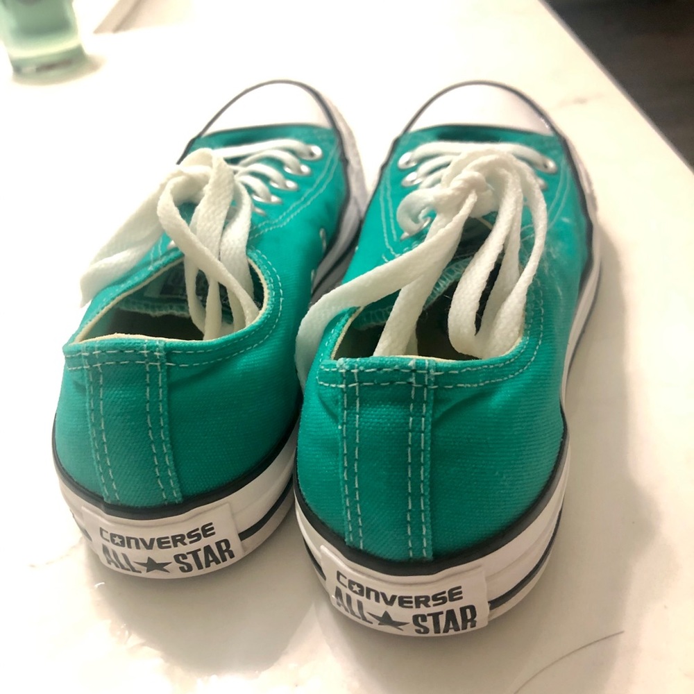 Converse green low tops chucks